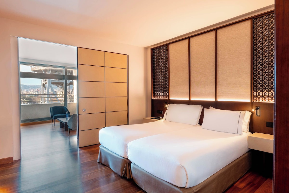 Suite, City View — Expedia listing photograph